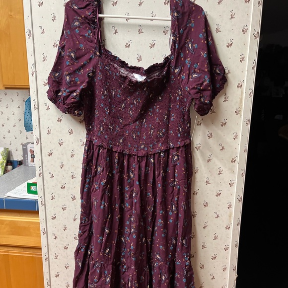 TIME AND TRU WOMENS MAROON WITH FLORAL PRINT. Elastic top NWT - Picture 2 of 4